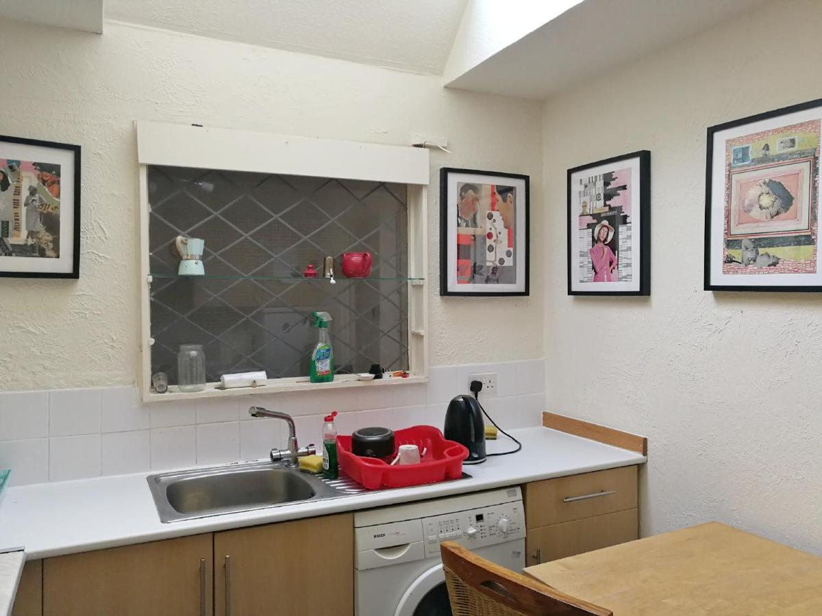 A Double Bedroom Near Glasgow City Centre Not In Great Condition Suitable For Short Stay Esterno foto