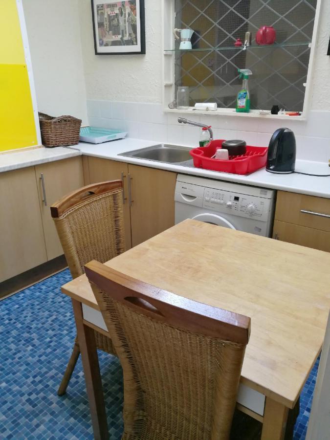 A Double Bedroom Near Glasgow City Centre Not In Great Condition Suitable For Short Stay Esterno foto